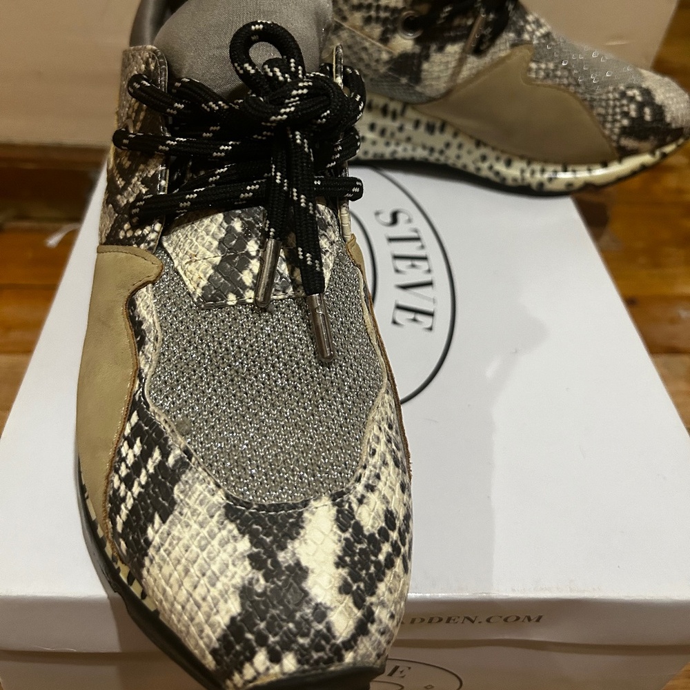 Steve Madden sneakers
